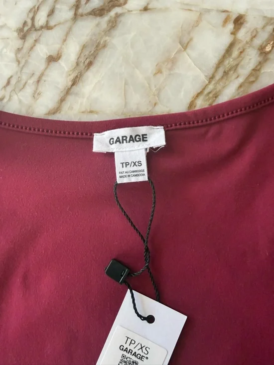 Garage Sour Cherry Top - Picture 3 of 3